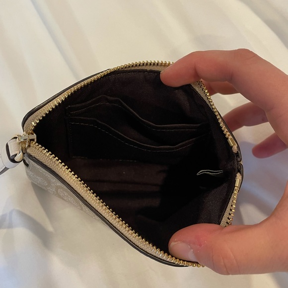 ⭐️Host Pick⭐️ Small Coach Wrist Wallet - Picture 3 of 3